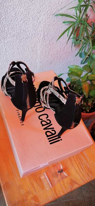 Оригинални маркови дамски обувки / сандали ROBERTO CAVALLI - 39 номер