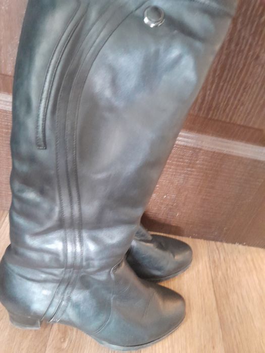 Продам зимние сапоги