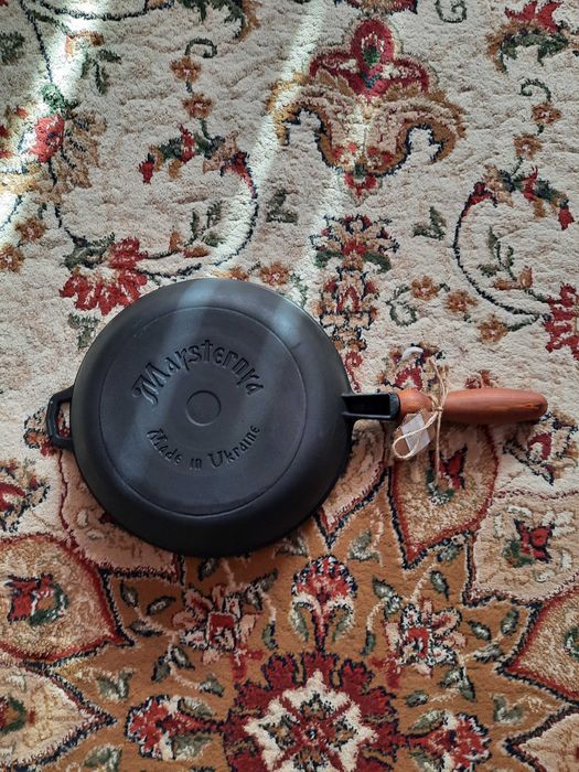 Продам чугунную сковороду