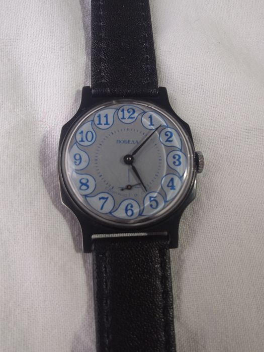 Победа NOS, нов съветски механичен часовник, с ръчно навиване.