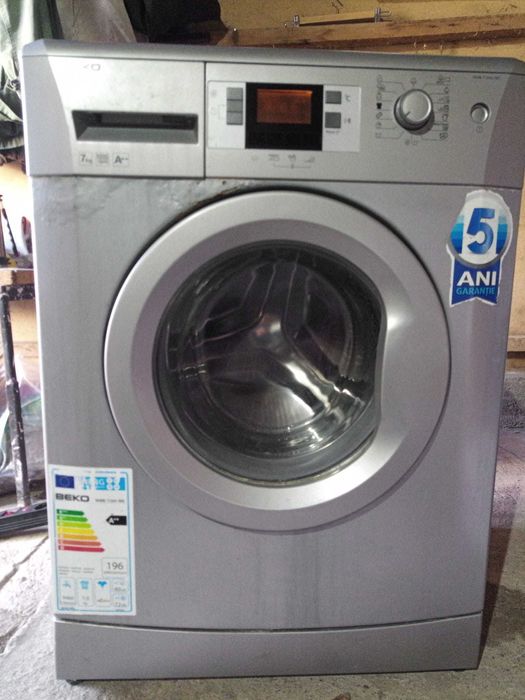 Mașina de spalat rufe automată Beko