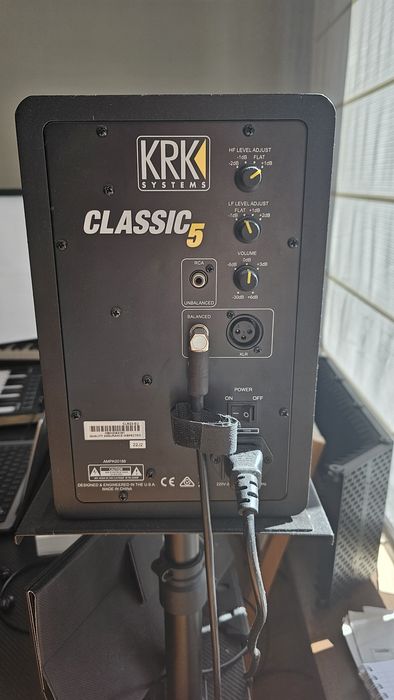 KRK Classic 5 с кабели и стойка само вземане