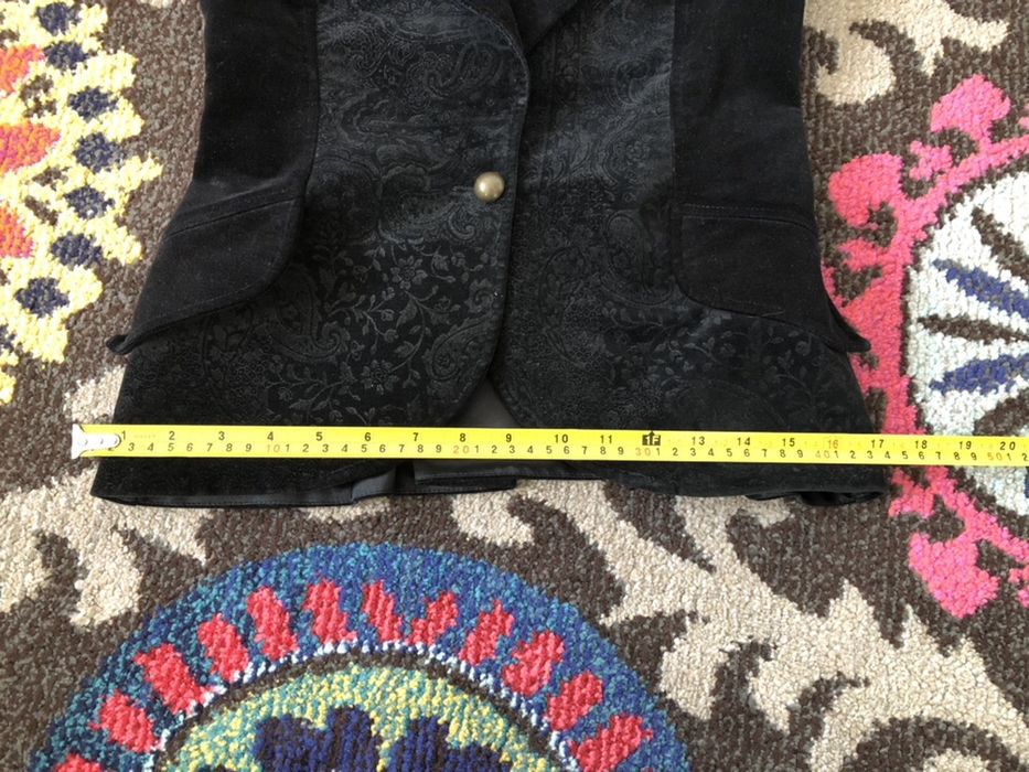 Sacou S, superb Agnes Toma elegant dar si casual