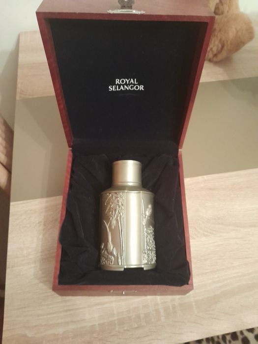 Royal Selangor pewter caddy