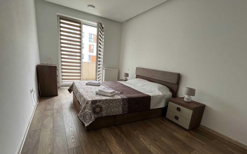 Închiriez apartament cu două camere