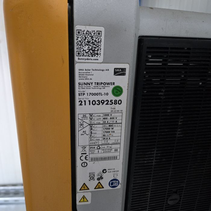 Vind 10 invertoare on grid SMA, total 100kw.Pret negociabil..