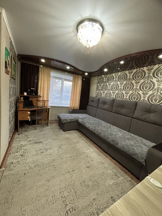 Продам 3х комн.кв.С ремонтом, частично меблирована