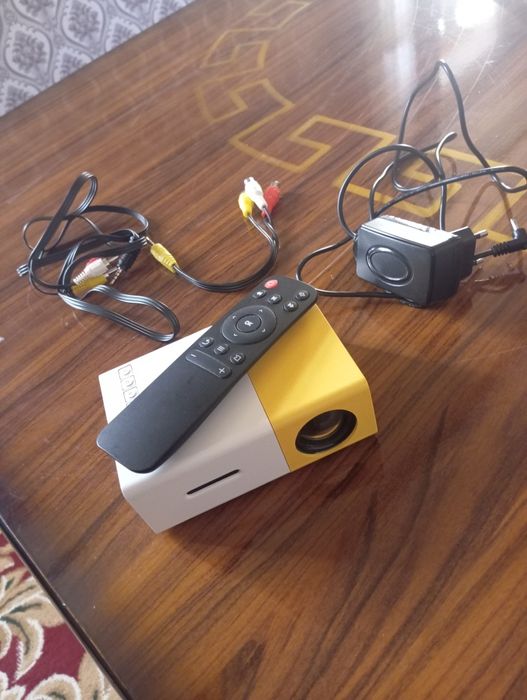 Мини проектор mini praetor