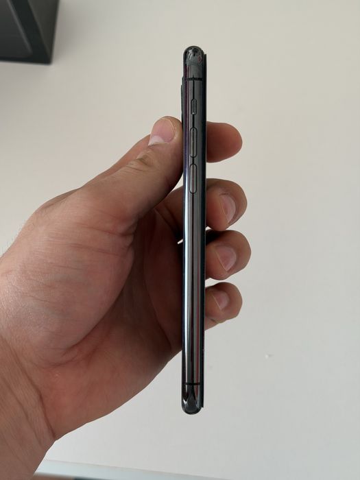 Продам Айфон 11 про