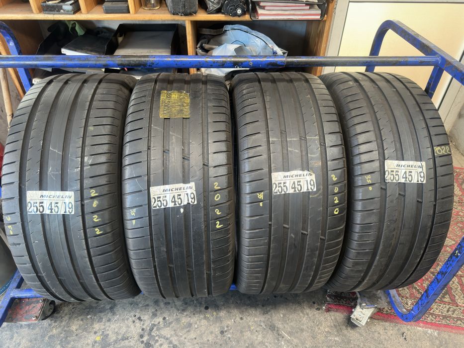 255/45/19 michelin