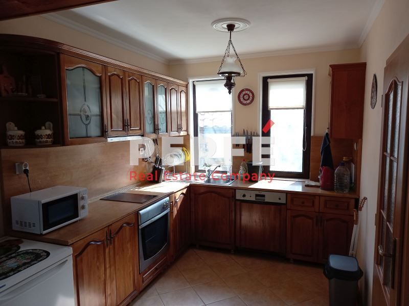 Продава се Къща в с. Равадиново, Област Бургас - 189 кв.м за 1477 €/кв.м - Снимка #3