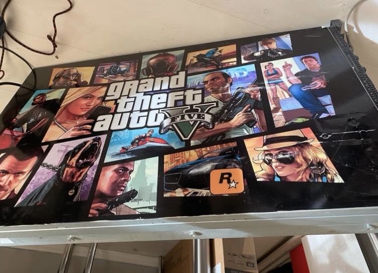 Продавам компютър-DELL