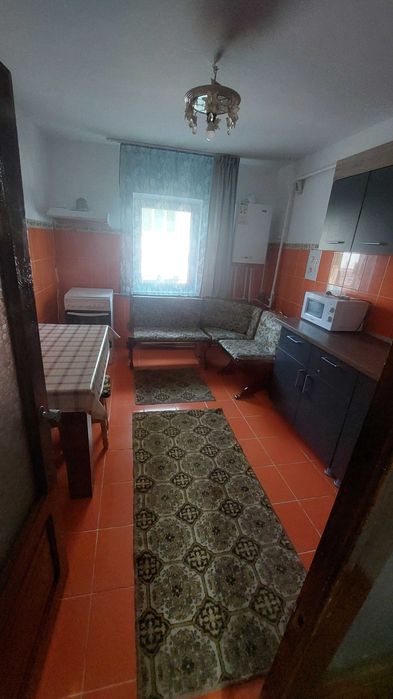 inchiriez apartament 2 camere