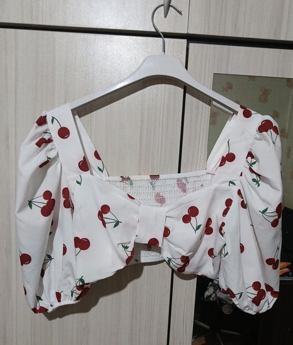 Продава се! Комплект с черешки от две части !