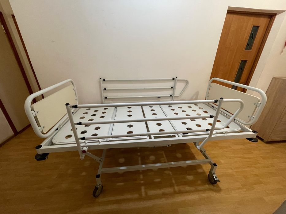 Кровать медицинская