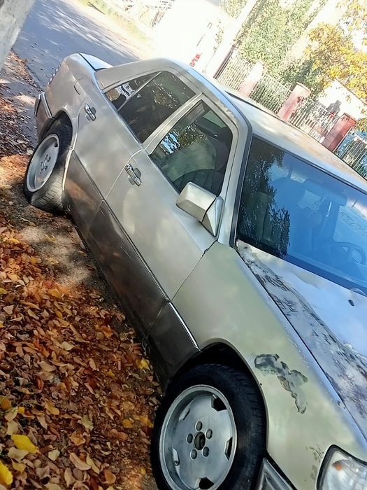 Mercedes-Benz w124 E260