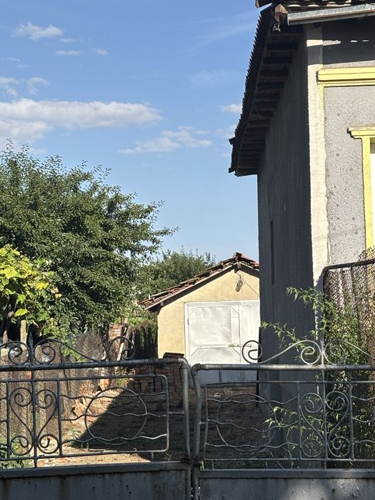 Продава се Къща в с. Дончево, Област Добрич - 1350 кв.м за 49 €/кв.м - Снимка #1