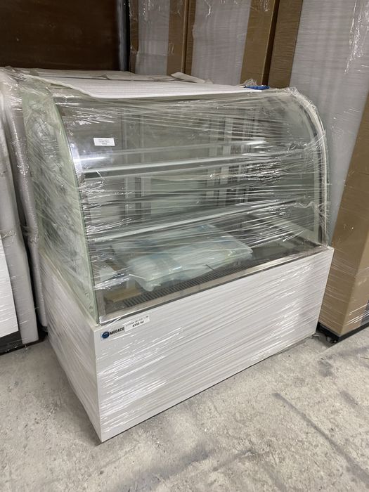 Vitrina frigorifica pentru cofetarie/patiserie