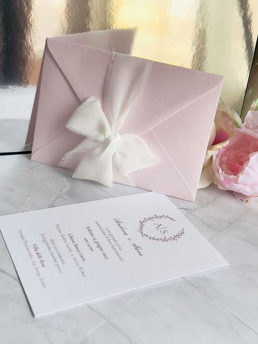 Ръчно изработени дигитални и хартиени покани