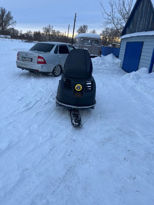 Продам снегоход буран