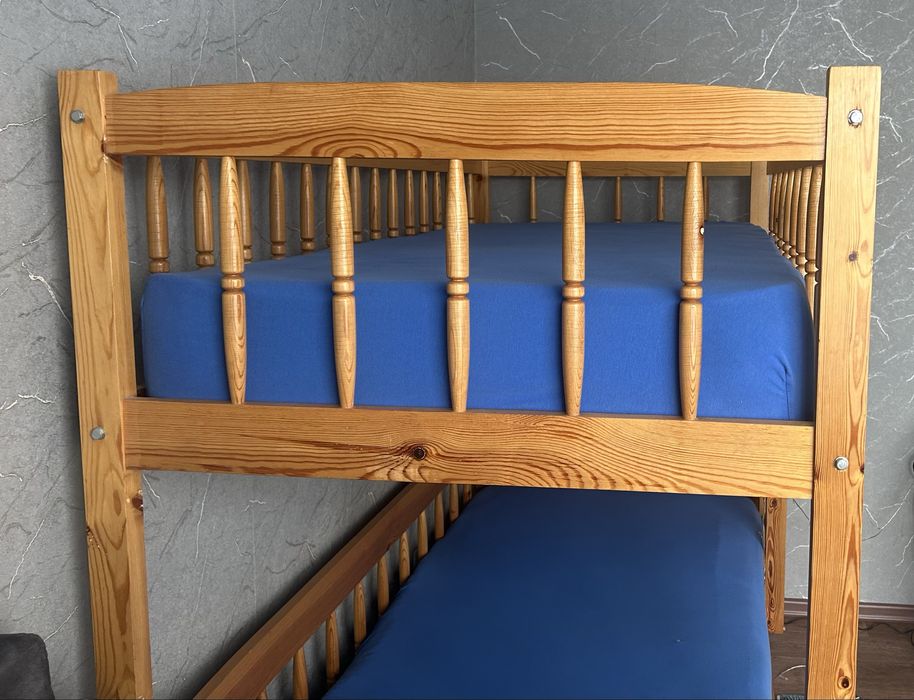 Двухъярусная кровать