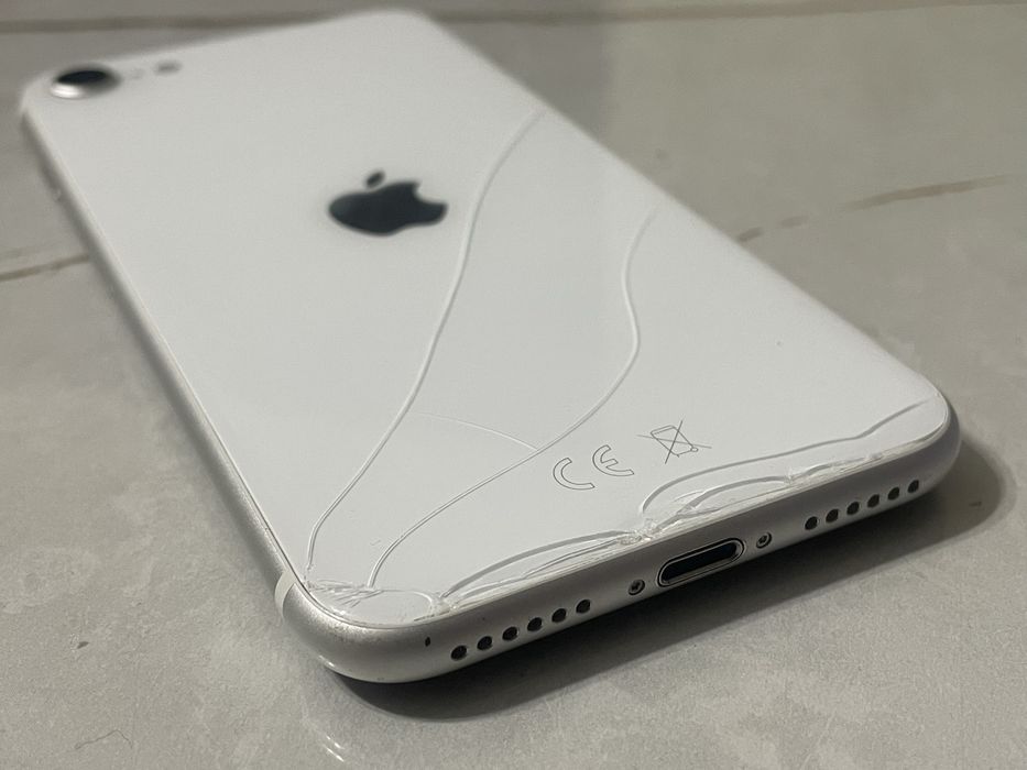 iPhone SE 2020 2 generation 128 gb. Акб 100