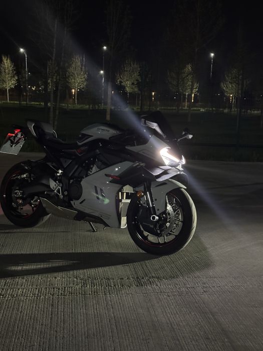 Мотоцикл Cfmoto 675SR-R, идеальное состояние.