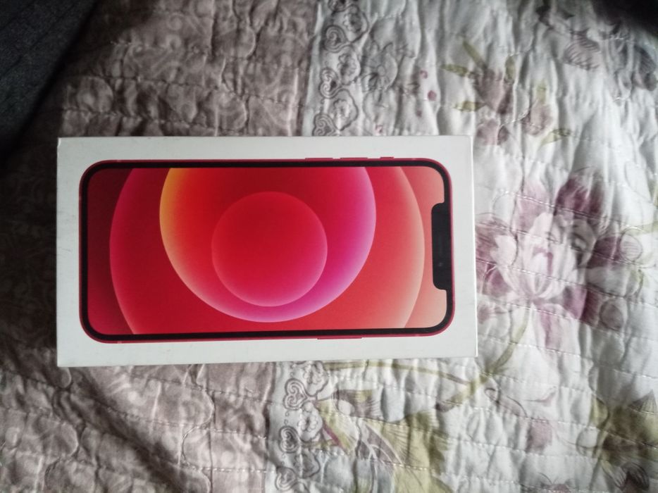 Продаю айфон 12..