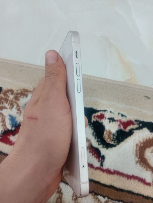 Айфон 12 сатылады