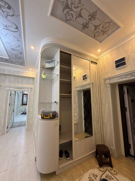 Мебел сотилади ягидей крашеный 2.90х1.70 келишамиз