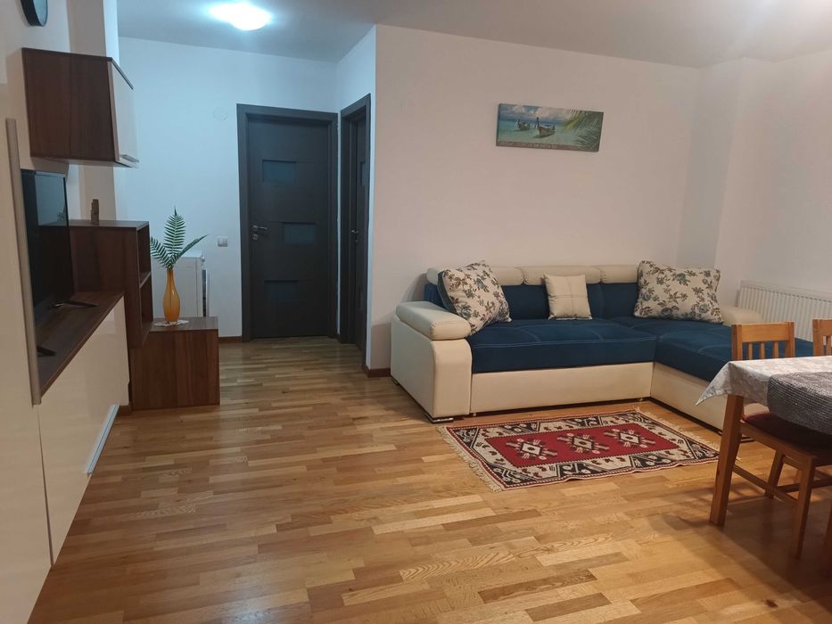Ap 3 camere, et 2, D-na Stanca