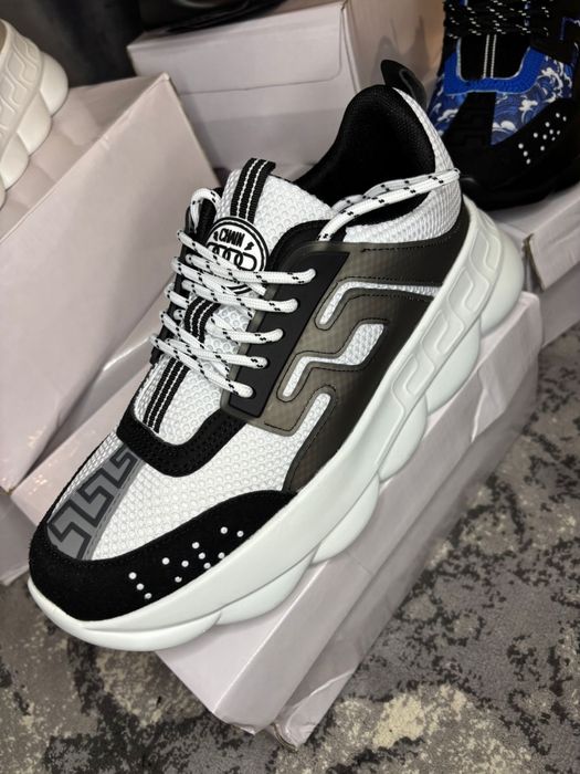 Adidasi versace diverse cumori