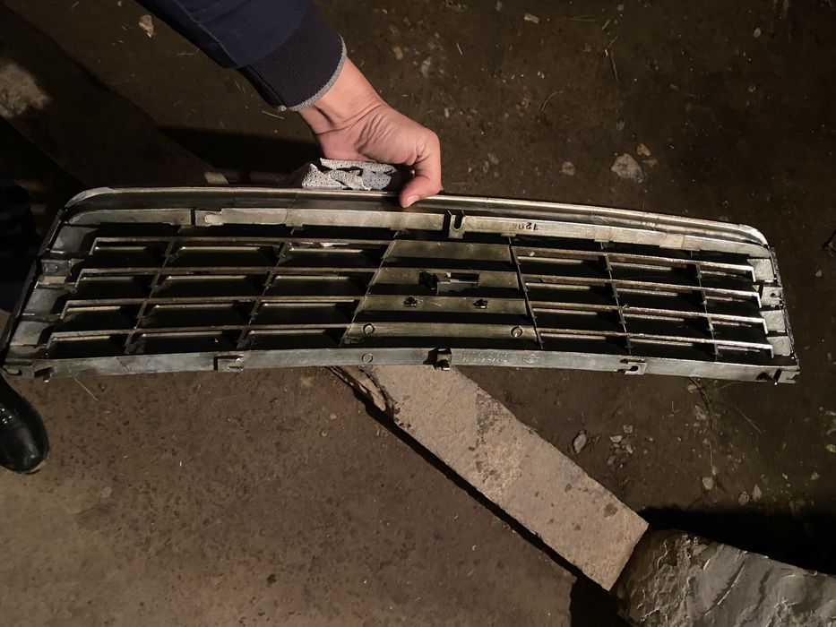 Решётка Nissan  Maksima