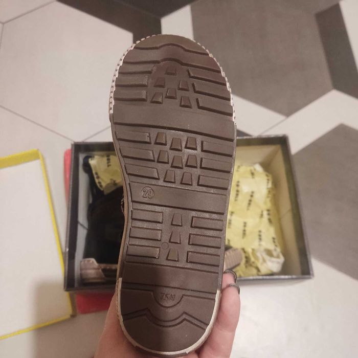 Продавам детски боти 29 размер