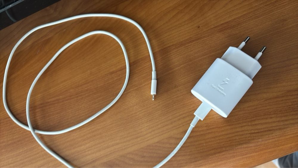 Iphone 12 64 гб със кеис батерия