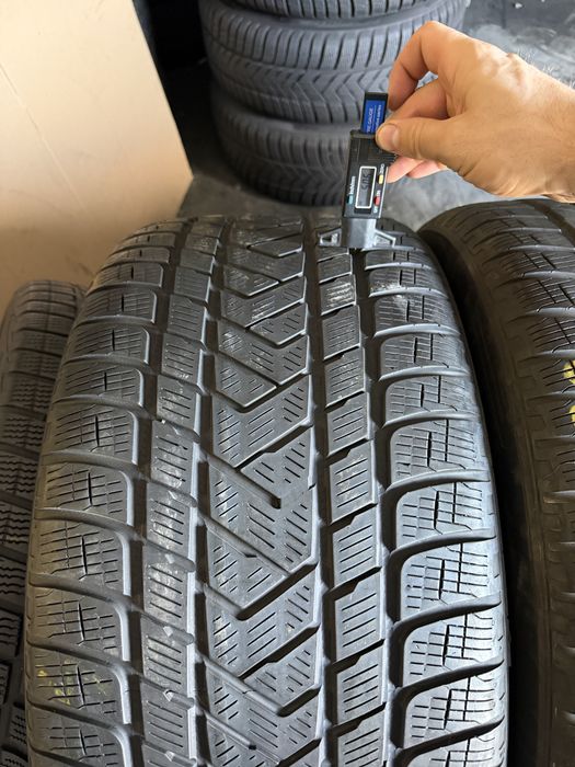 4 anvelope iarna 295/40/20 , Pirelli !