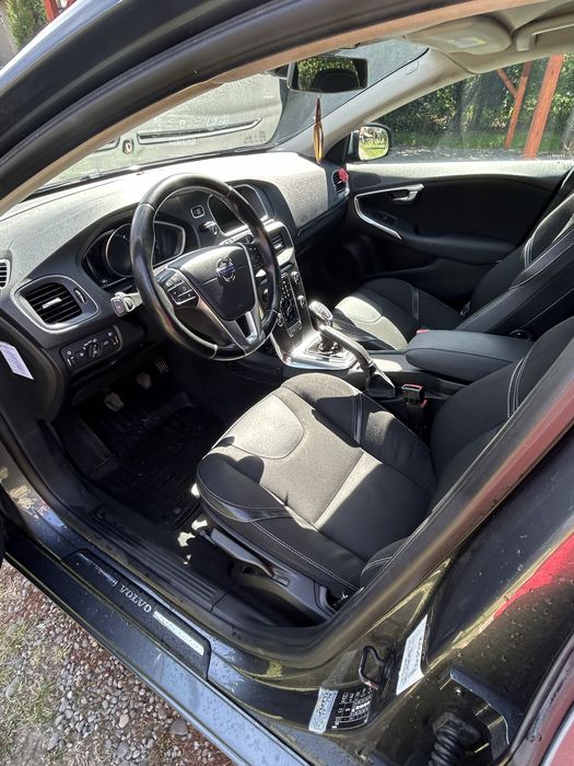 Volvo V40 D2 2013