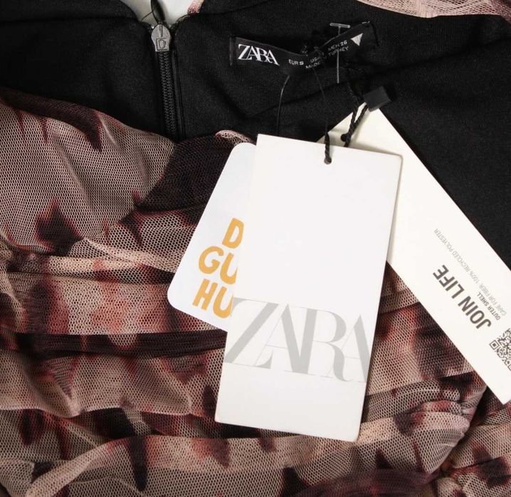 Рокля на Зара с етикета