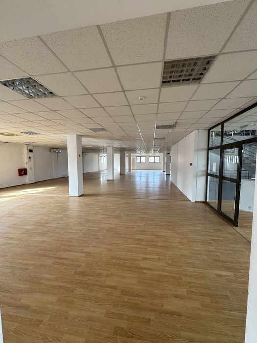 De Inchiriat Spatiu Comercial 700m2 "Calea Lui Traian 295"