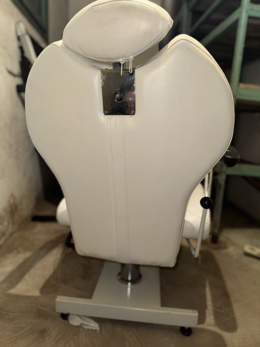 Стол за педикюр - кожен