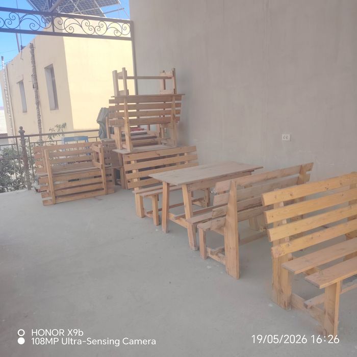 Kafe uchun stol stullar sotiladi