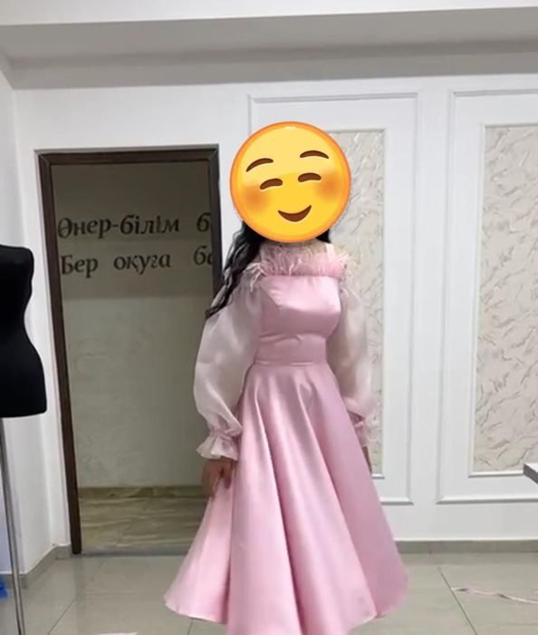 Продаются платья 44-46 размера. БУ