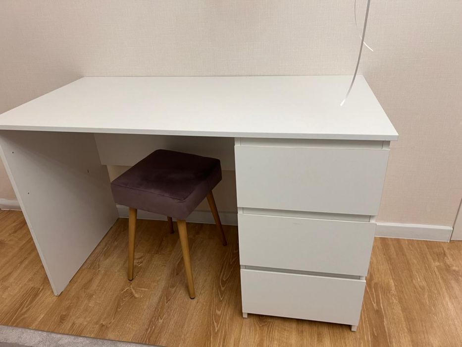 Стол Стул Зеркало