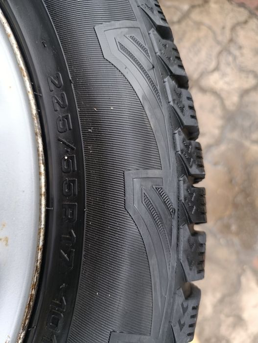 Продам резину 225/55 R 17