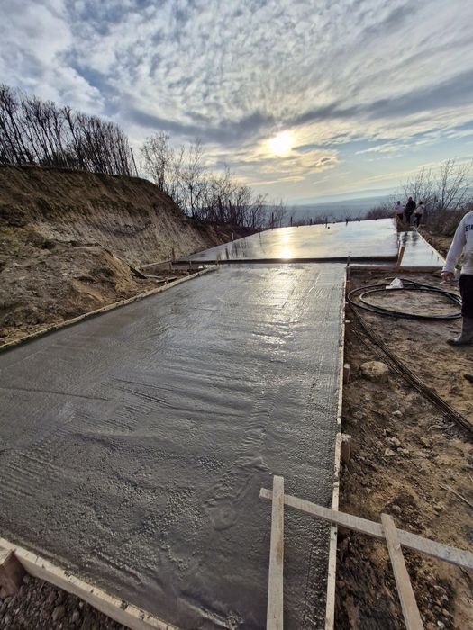 Executam lucrari de constructii: