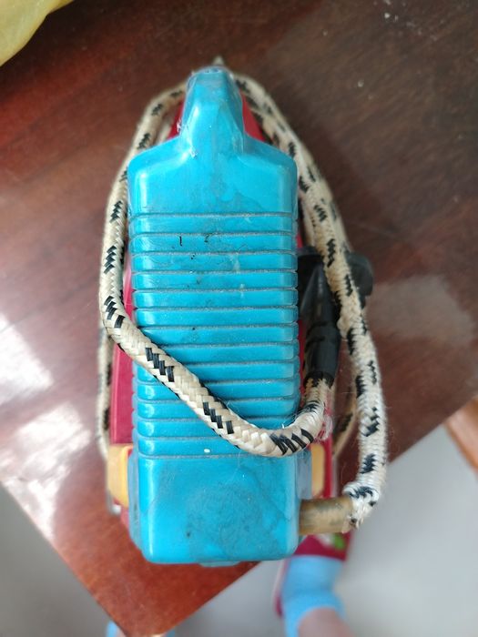 Продам утюг советский и современный