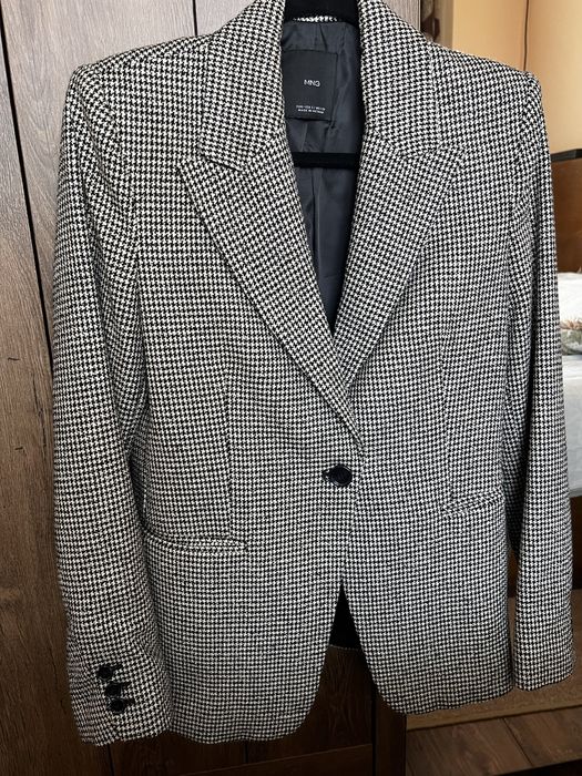 Дамско сако MANGO