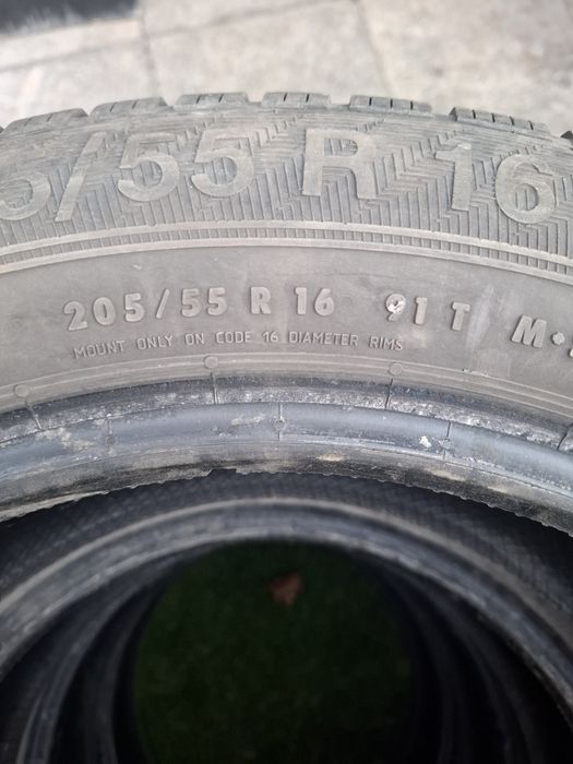 Продавам четири броя гуми 205/55 /16  Т