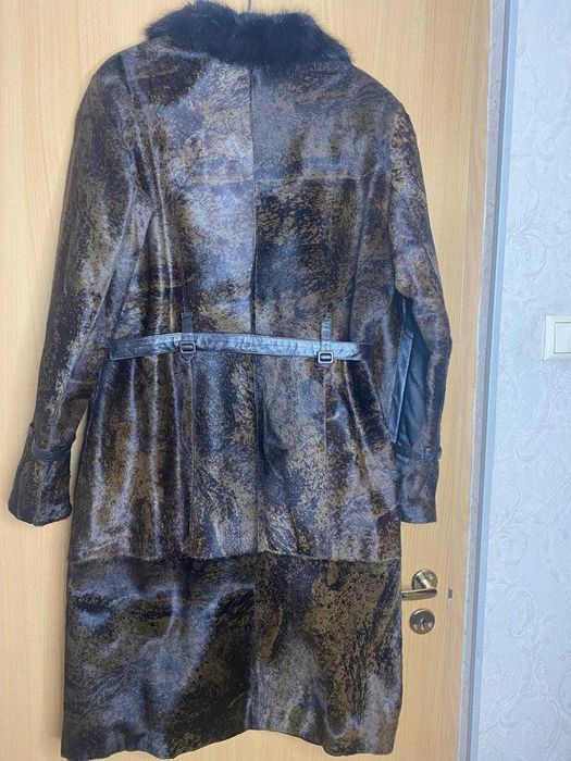 Продам женское пальто 52 размера