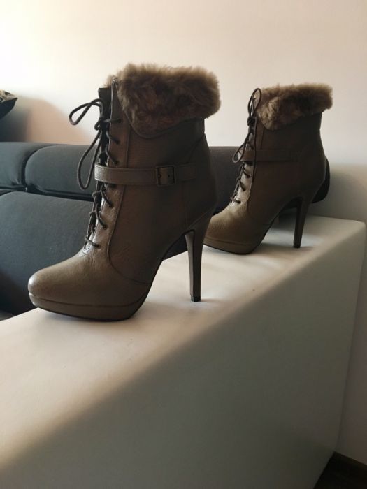 Botine cu blanita marimea 38 (NOI)-Stradivarius